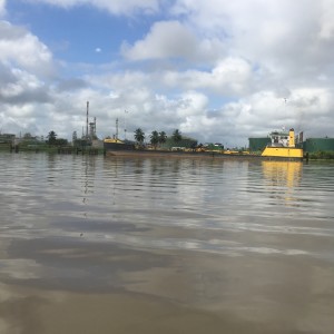 Suriname, 14 februari 2017: Raffinaderij van Surinaamse Staatsolie Maatschappij  (foto: René Hoeflaak)