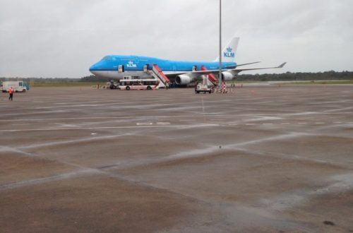 KLM toestel Johan Adolf Pengel Airport Suriname